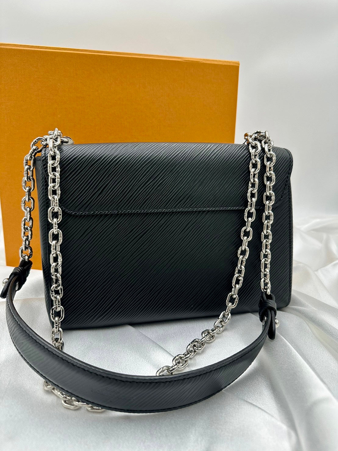 LV Twist MM Bag