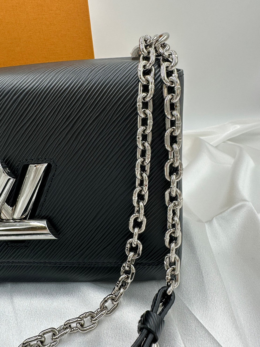 LV Twist MM Bag