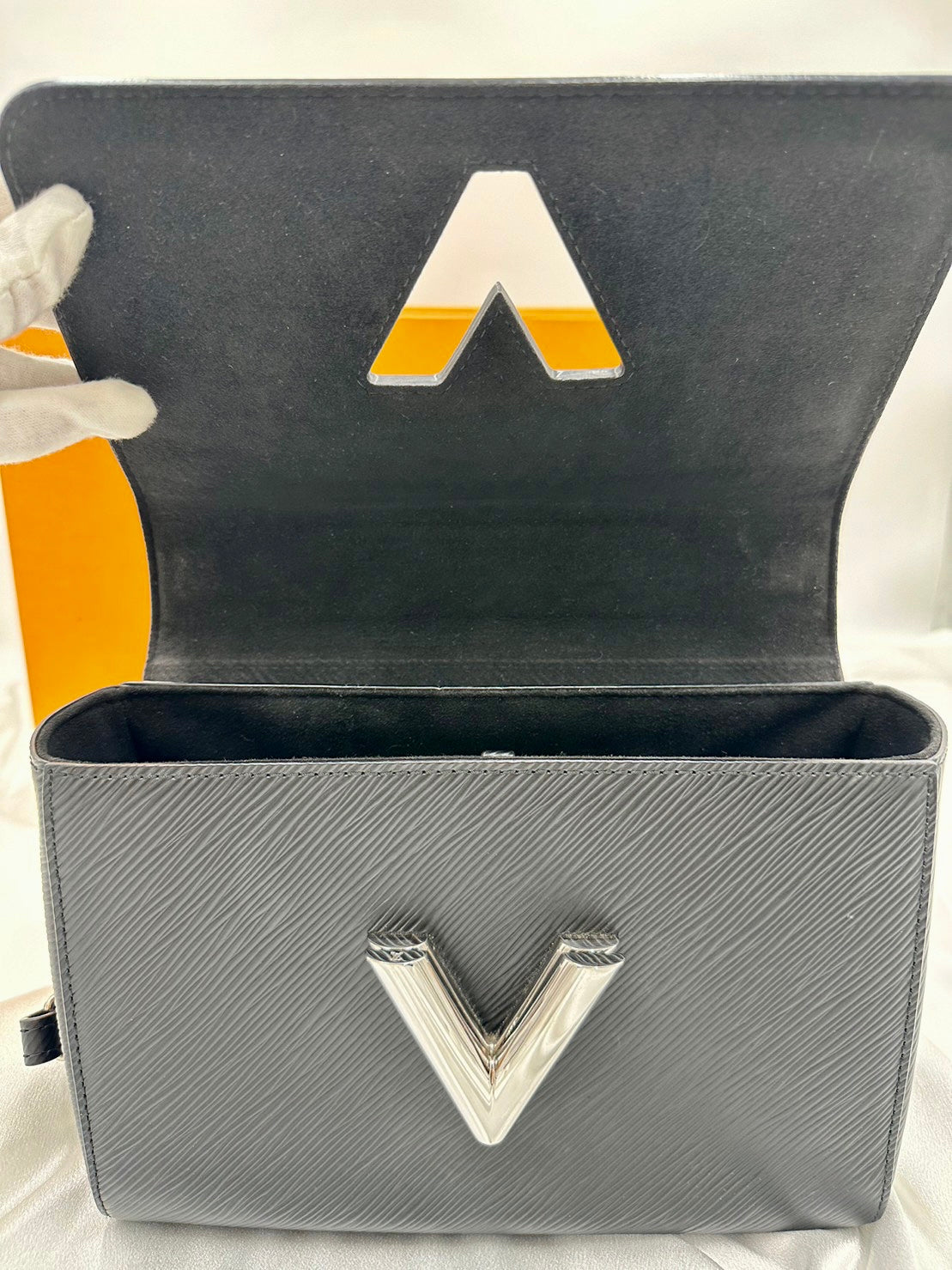 LV Twist MM Bag