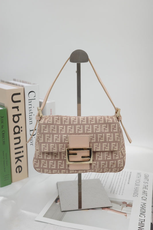 FENDI Mini Baguette in Pink