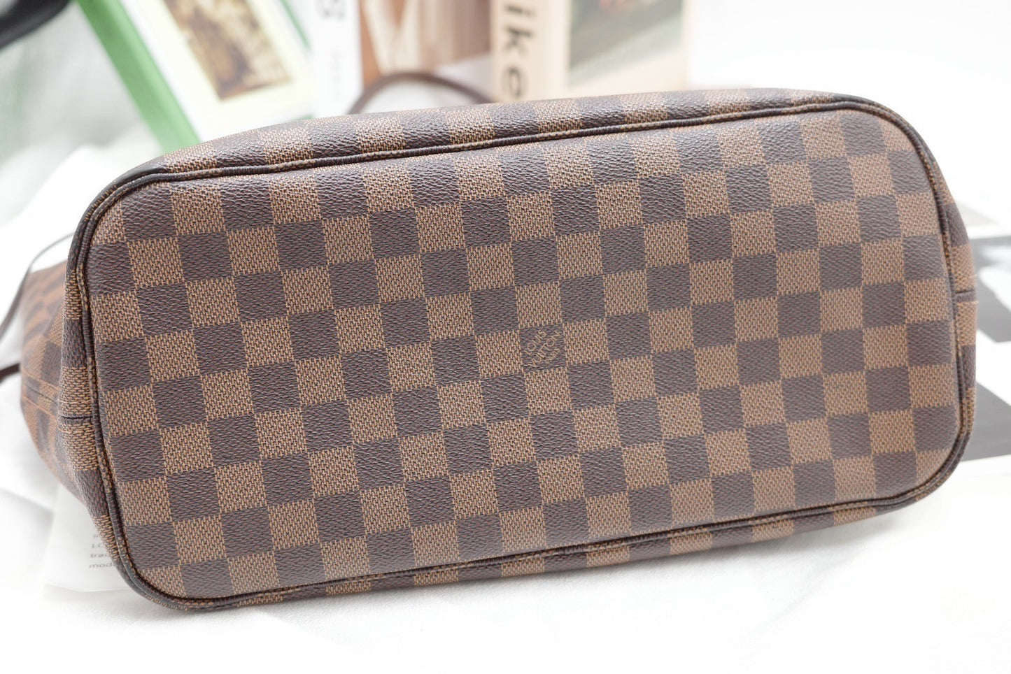 LV Damier Neverfull MM