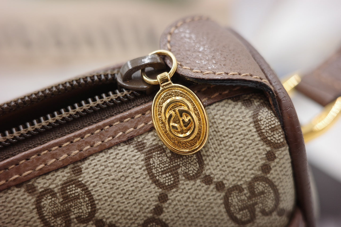 GUCCI Vintage Crossbody